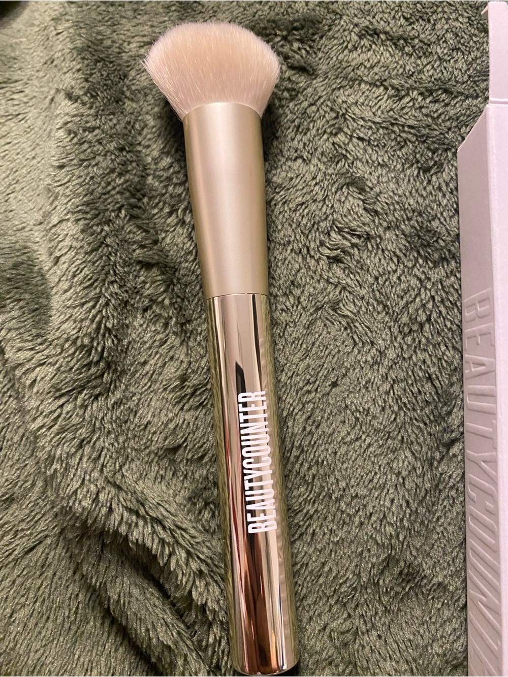 Beautycounter Cream Bronzer Brush in Champagne Gold